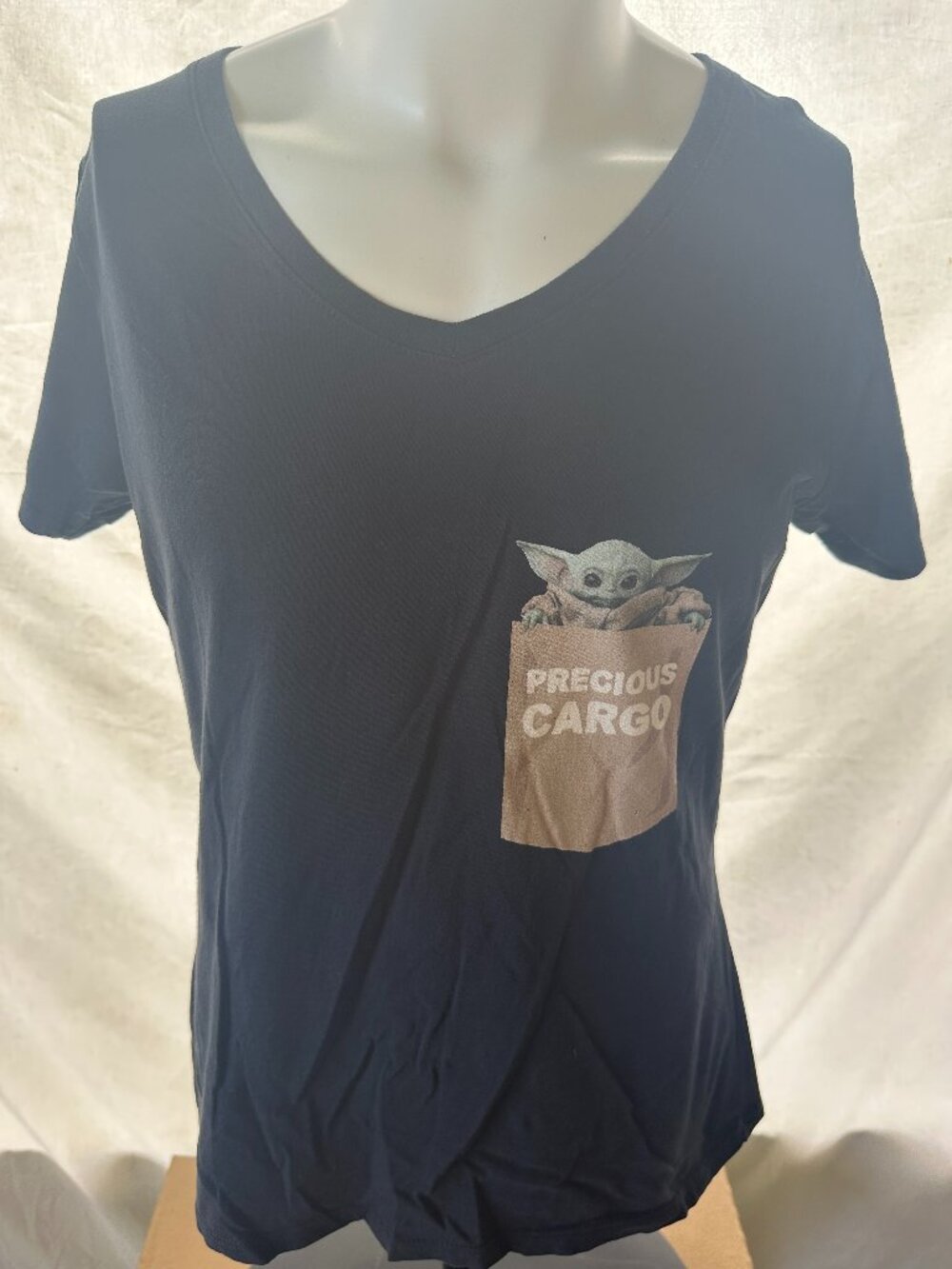 Groku Precious Cargo Star Wars Women's V Neck Black T Shirt Large Mandalorian